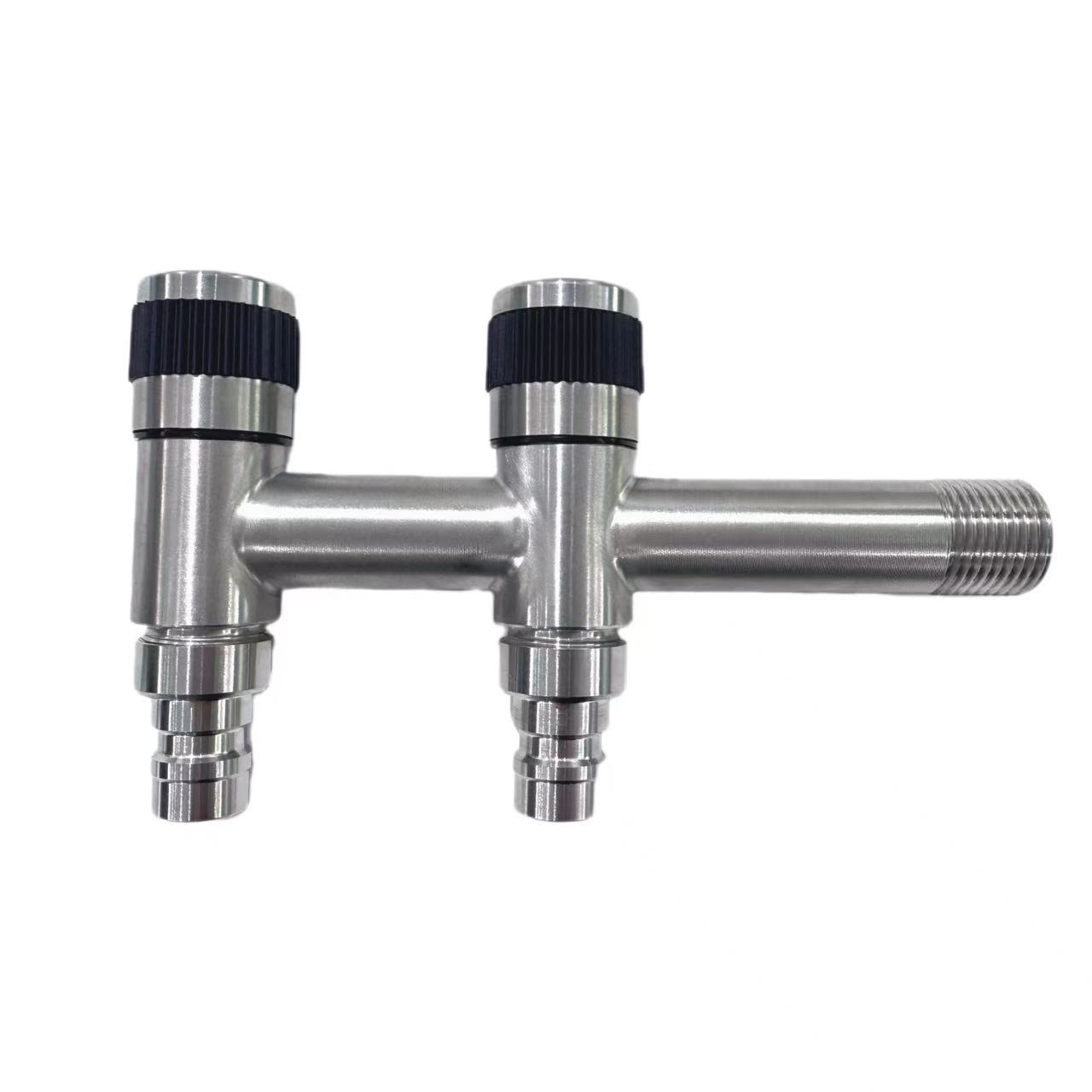Grifo para lavadora de dobre uso en aceiro inoxidable cunha entrada e dúas saídas